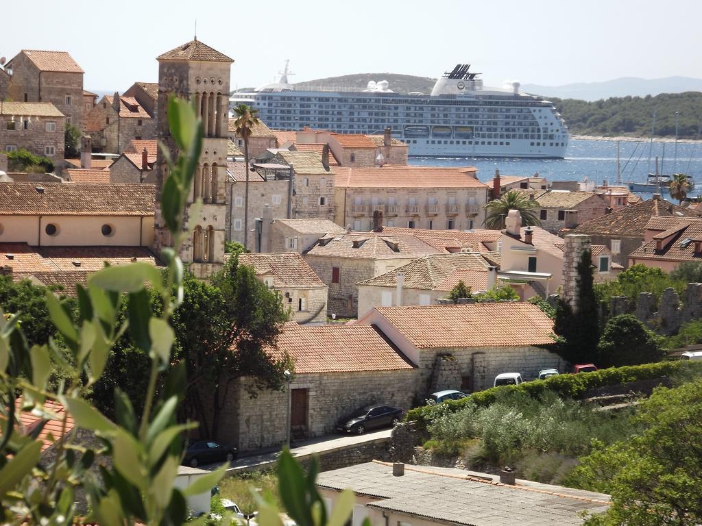 Guest House Vuljan Hvar Town Eksteriør billede